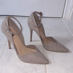 Forever 21 suede heels pumps